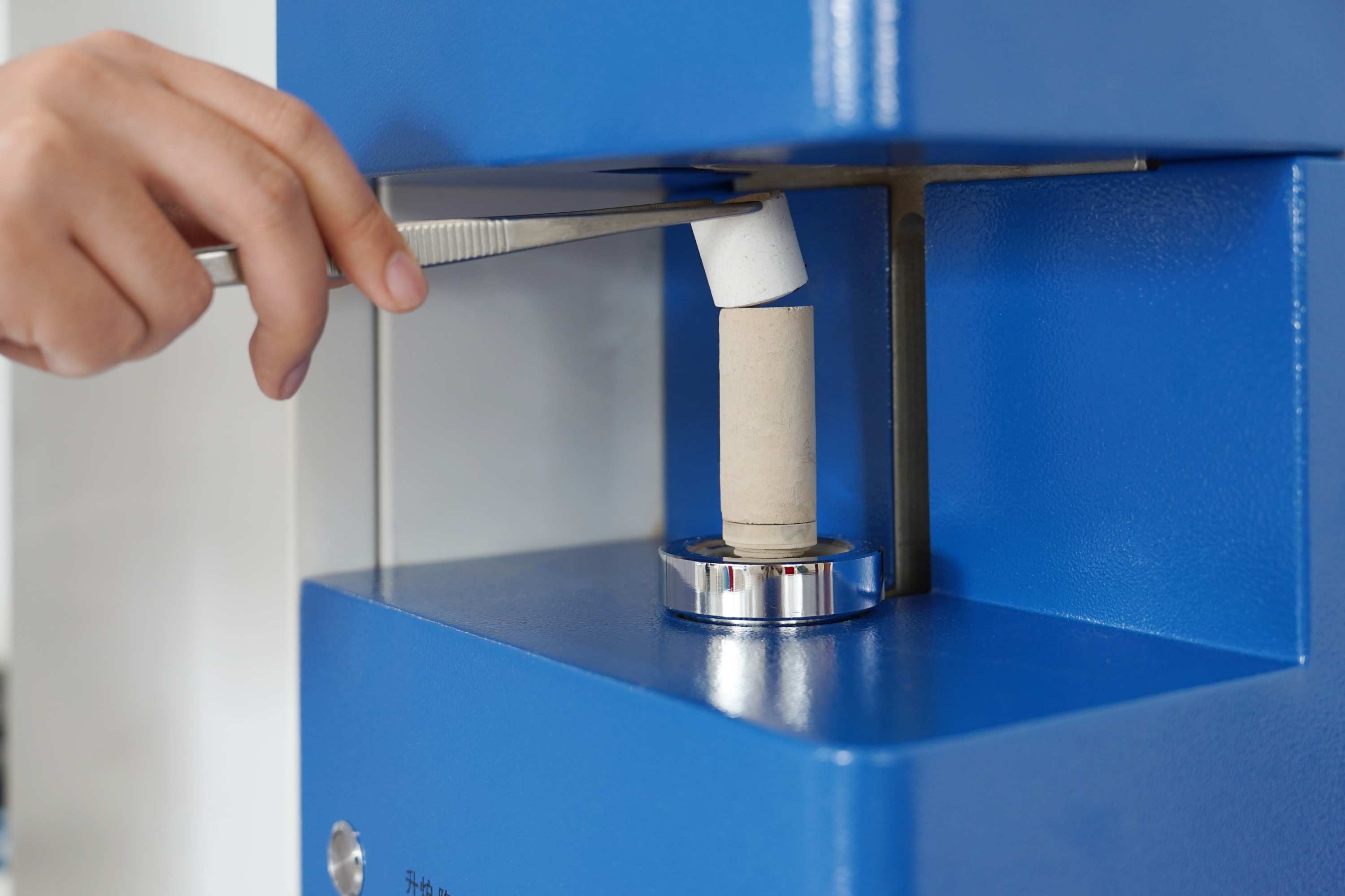 Анализатор углерода и серы CS 8820S для чугуна